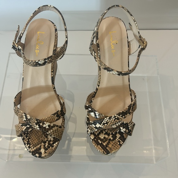 Lulu’s wedges size 7. Snakeskin print. - Picture 8 of 9
